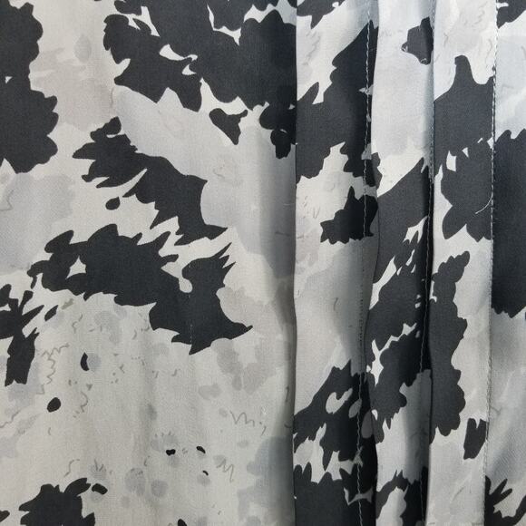 Joie Silk 3/4 Sleeve Blouse V-Neck Pleated Front Black Gray Medium - Picture 5 of 7